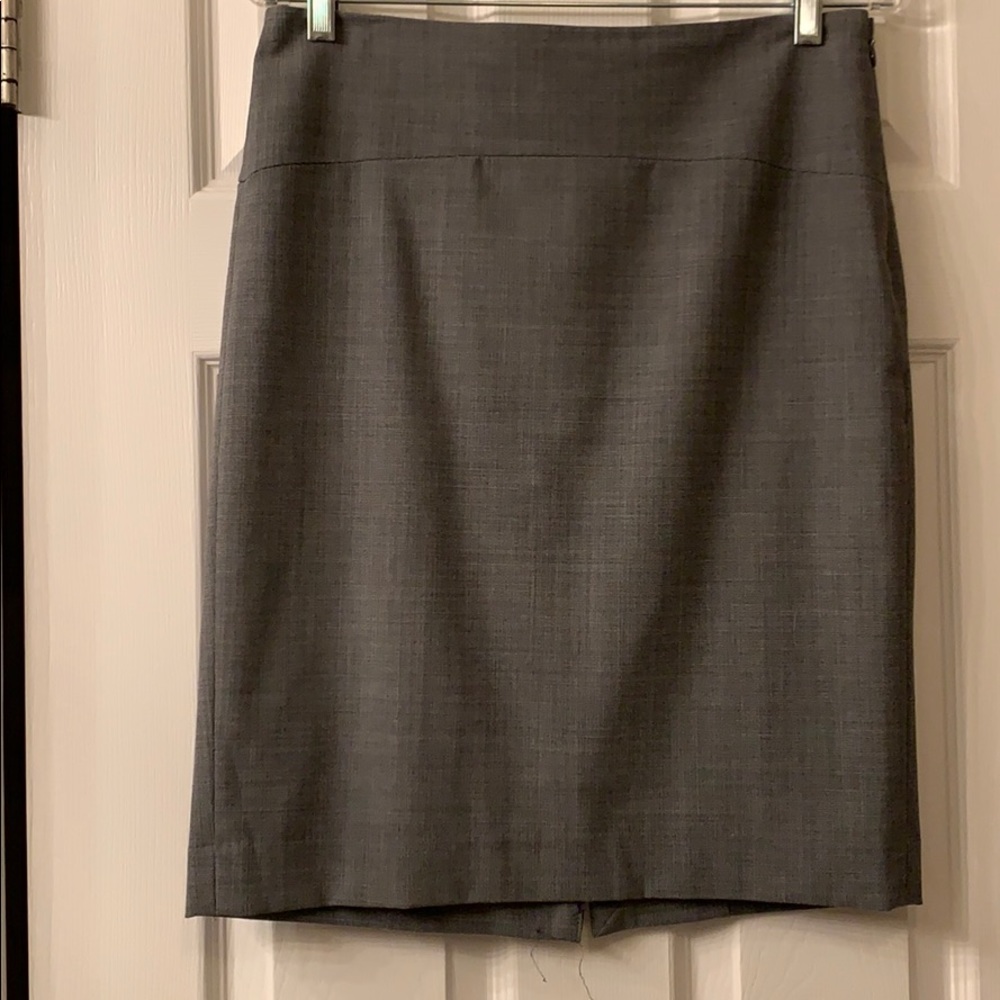 Great condition  size 6 The Limited gray skirt